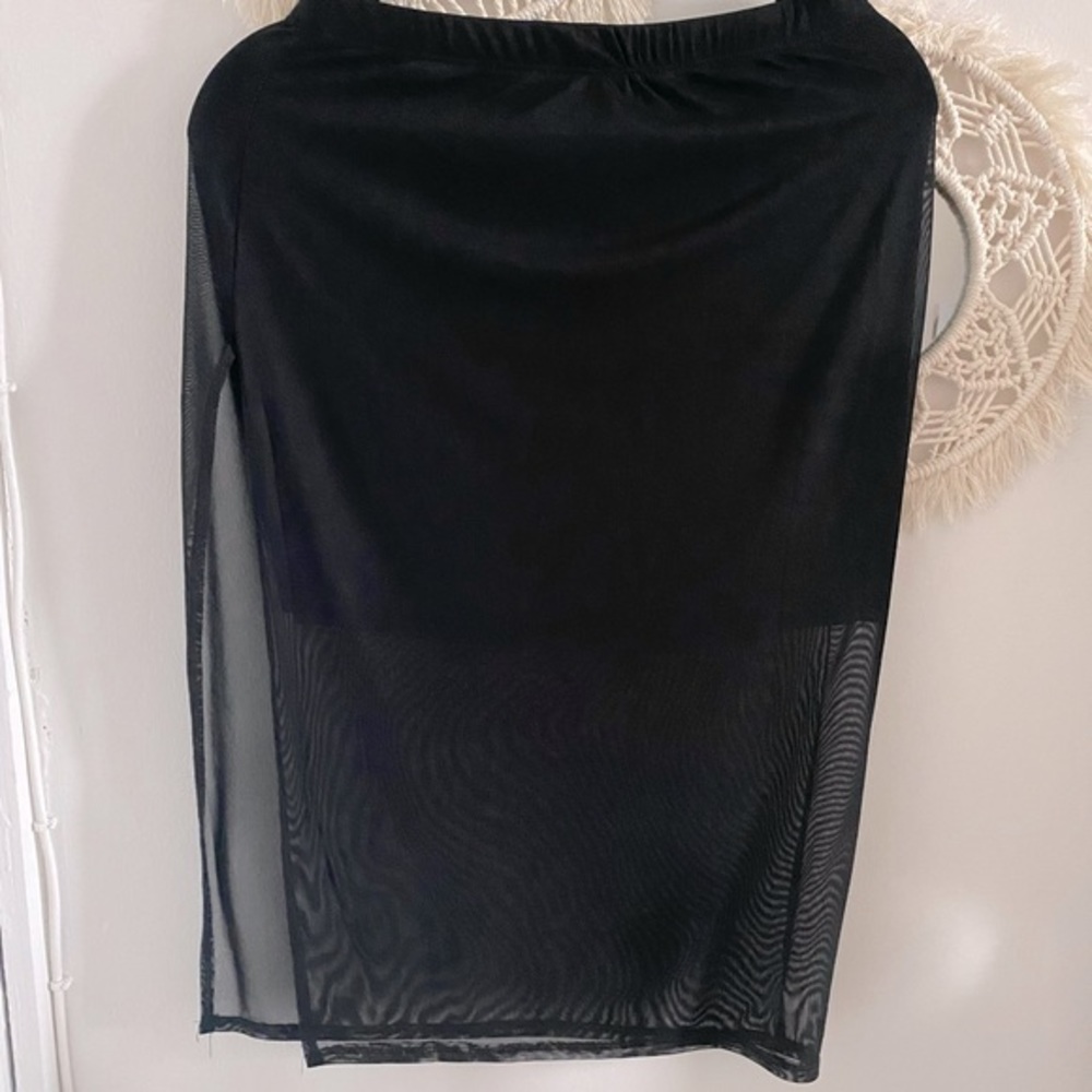 Women’s black sheer Mesh overlay two layer skirt